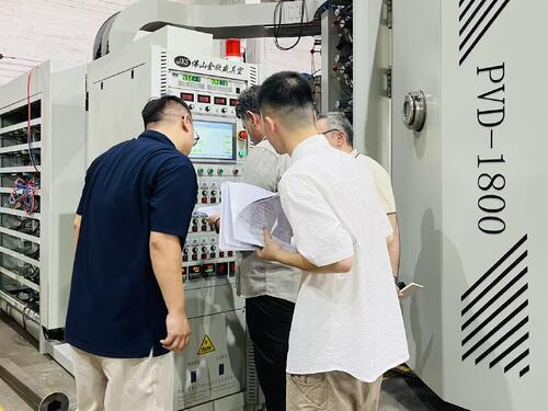Iran Klient przyjmuje 1800×2400 PVD Vakuum Coating Machine JXS Vakuum