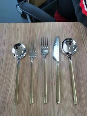 Maszyna do powlekania PVD srebrem i złotem do mebli, maszyna do próżniowego powlekania metali PVD ze stali nierdzewnej