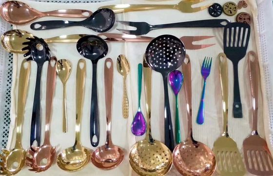 Wyposażenie maszyny do powlekania PVD Automatyczna linia powlekania proszkowego do części metalowych