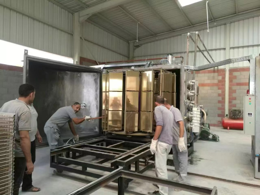 UV-stabilna maszyna do pokrycia próżniowego PVD o pełnym sterowaniu automatycznym z niestandardową komorą próżniową do płytek dekoracyjnych
